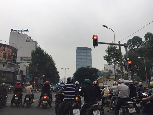 bau troi sai gon xam xit la thuong: 8h nhu 5h sang hinh anh 1