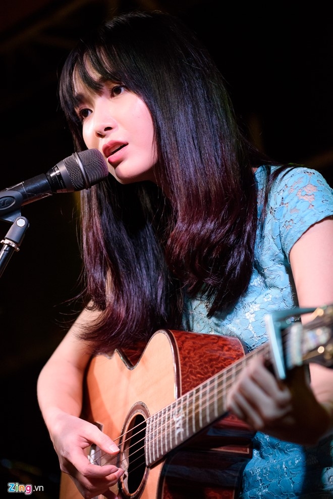 'Thanh nu Bolero' ke chuyen noi tieng nho hat to tren xe bus hinh anh 6