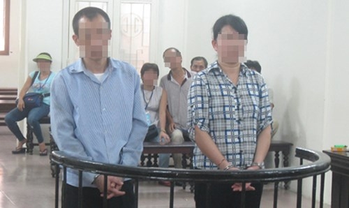 Bị cáo Hoàng Linh và đồng phạm tại tòa.