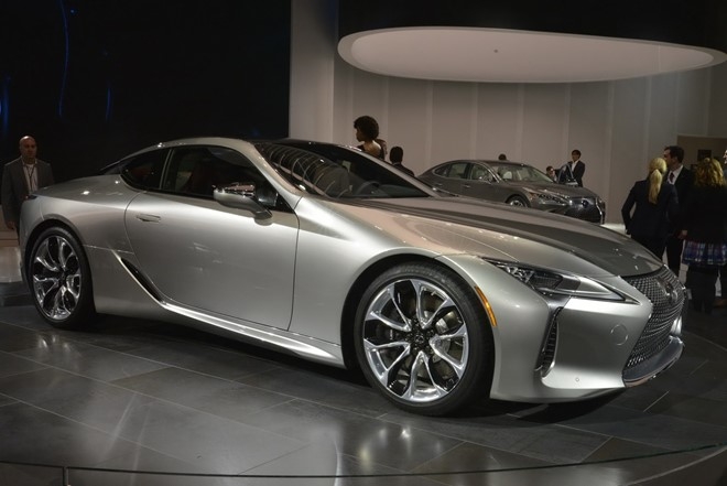 Lexus LC 500 2018 doi thu Mercedes-Benz S-Class Coupe hinh anh 2