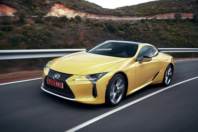 Lexus LC 500 2018 doi thu Mercedes-Benz S-Class Coupe hinh anh 4