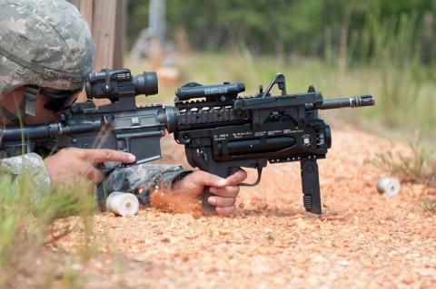 Sung phong luu cuc khung thay the M203 huyen thoai