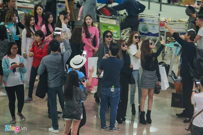 T-ara dien cay den, DIA mac ao dai khi den TP.HCM hinh anh 2