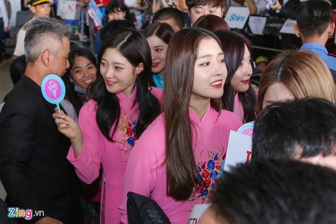 T-ara dien cay den, DIA mac ao dai khi den TP.HCM hinh anh 10
