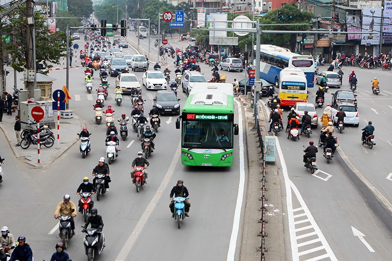 bao gio xu phat phuong tien lan lan xe buyt nhanh? hinh anh 1