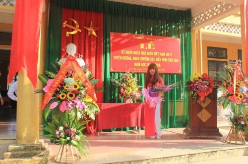 Cảm phục nghị lực của cô giáo trẻ chống chọi với bệnh ung thư - Ảnh 1.