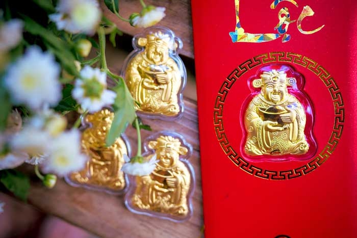 Đinh Dậu chơi sang, trữ vàng mừng nhau ngày tết