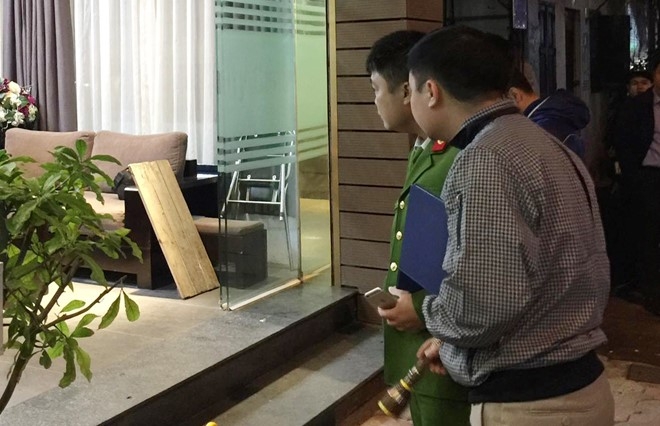 ảnh: hien truong vu no sung truoc quan ca phe o hà nọi hinh anh 3