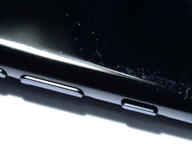 iPhone 7 Jet Black xước thê thảm