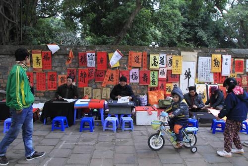 lanh-dao-so-van-hoa-ha-noi-ong-do-viet-chu-tren-he-pho-la-rom