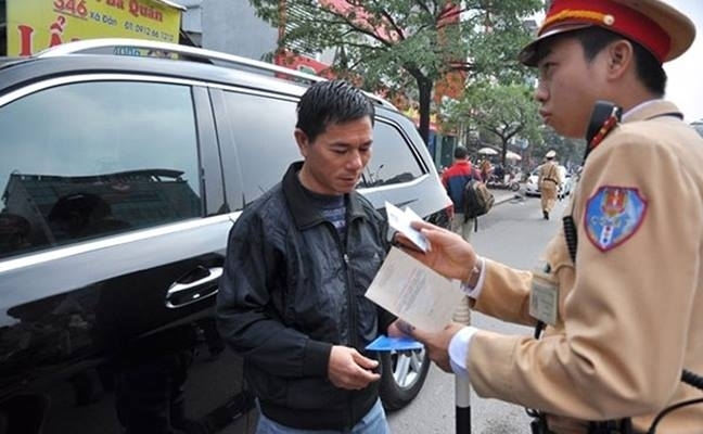 pgd ca ha noi nguoi di o to mo tai khoan vai chuc trieu thi khong co gi kho khan ca