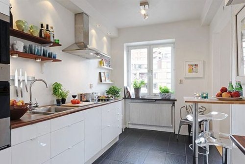 Dọn dẹp căn bếp sạch sẽ, gọn gàng chính là điều kiện tiên quyết ảnh hưởng đến tài lộc gia đình.