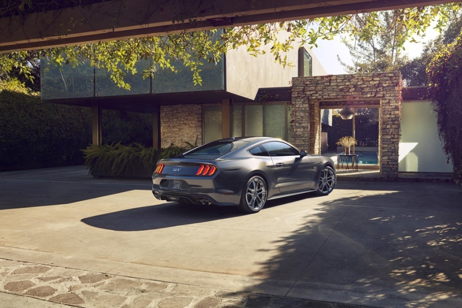 Ford Mustang 2018 trinh lang, dung dong co V8 hinh anh 4