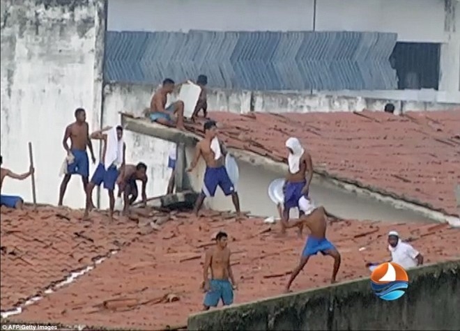 Khung canh hon loan trong cuoc bao dong o nha tu Brazil hinh anh 7