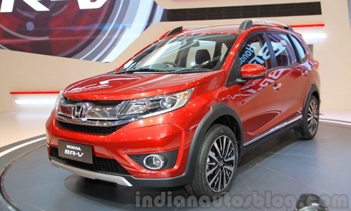 Honda-BR-V-front-three-quarter-at-Gaikin