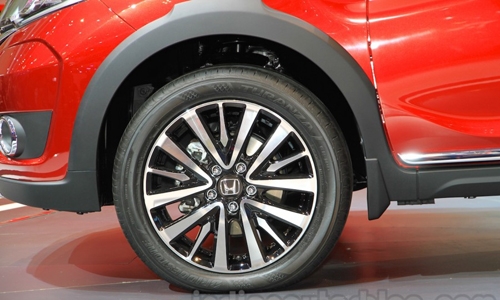 Honda-BR-V-wheel-at-Gaikindo-Indonesia-I