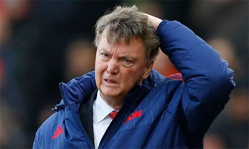 van-gaal-ap-luc-cua-bao-chi-anh-doi-khi-vo-nhan-dao