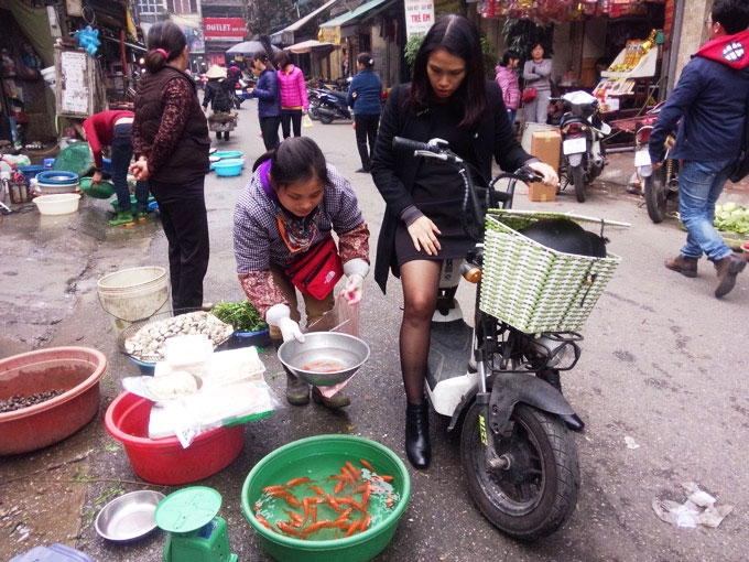 Cúng Táo quân: Khách ngồi nhà alo, có ngay mâm cỗ tươm tất