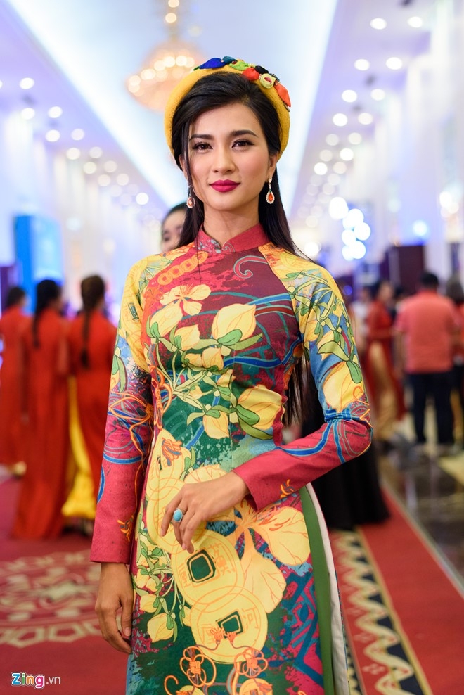 Dan sao Viet xung xinh du hoi xuan hinh anh 7