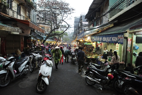 Người Hà Nội sắm gì ở 