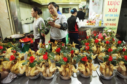 Người Hà Nội sắm gì ở 