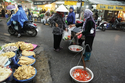 Người Hà Nội sắm gì ở 