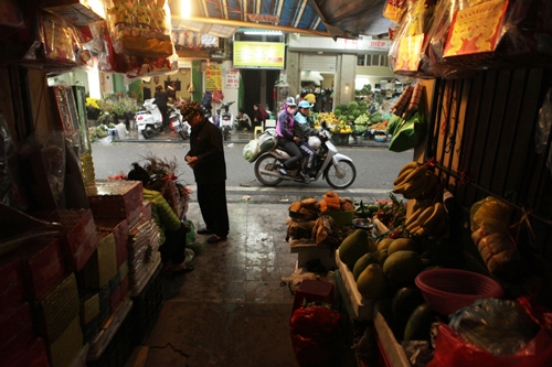 Người Hà Nội sắm gì ở 