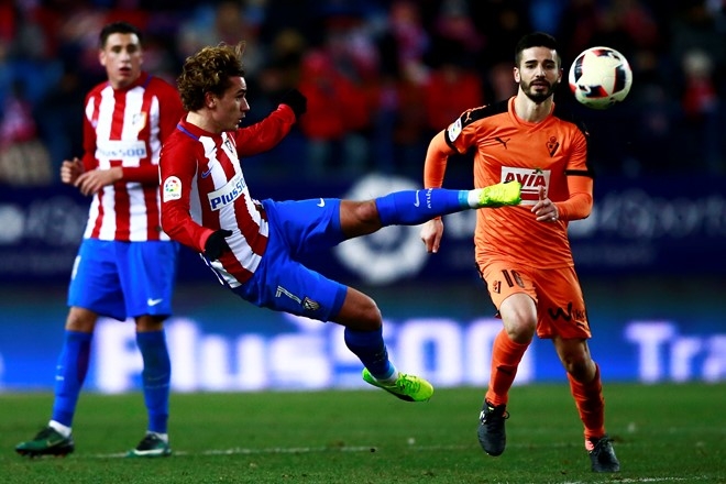 Barca pha dop tren tu dia Anoeta cua Sociedad hinh anh 7