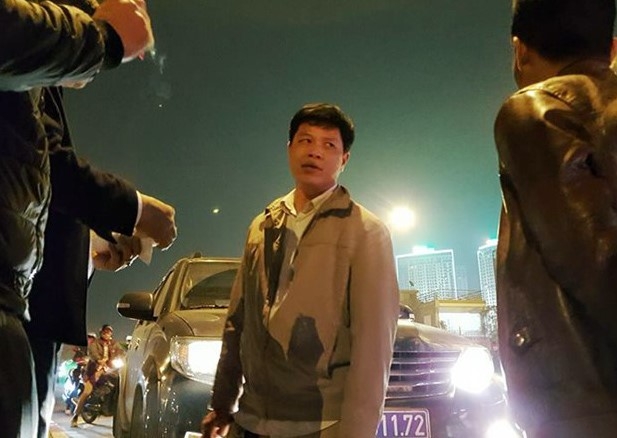 khoi to lai xe bien xanh của thanh tra bọ ldtbxh tat canh sat hinh anh 1