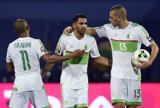  Mahrez (giữa) không thể giúp Algeria giành chiến thắng trước Tunisia 