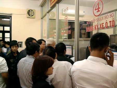 Cấp 1 biển số xe ô tô nhằm mục tiêu quản lý xe chính chủ và hạn chế xe cá nhân gia tăng