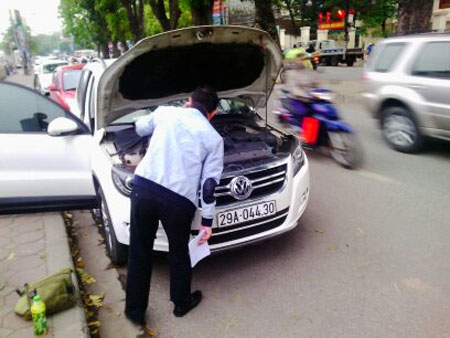 Nhiều nước trên thế giới đang áp dụng cấp 1 số đăng ký xe cho công dân nhưng thông qua hình thức đấu giá, chọn biển
