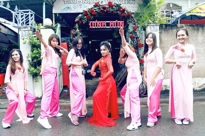 Co dau, chu re Can Tho tao dang vui nhon trong le an hoi hinh anh 7