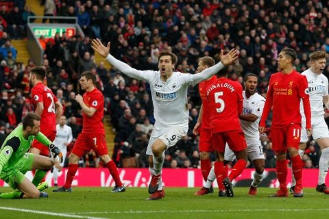 Llorente rực sáng với 1 cú đúp