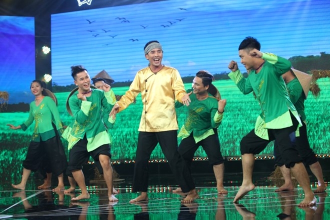 NSUT Phuong Hong Thuy bat khoc khi nho me nuoi Ut Bach Lan hinh anh 7