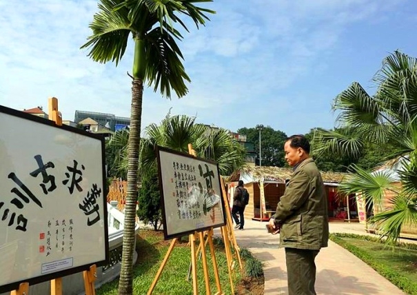vang khach, nhieu ong do o van mieu van chua khai but hinh anh 13