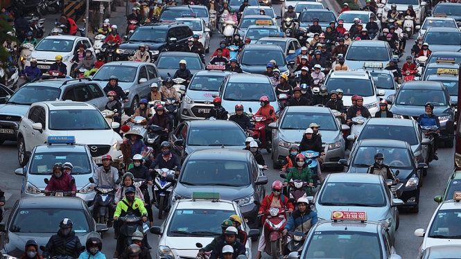 ​Cận Tết, Hà Nội mọi nơi đều tắc 