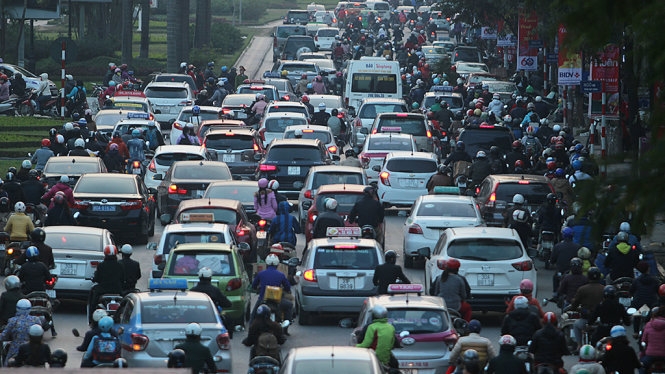 ​Cận Tết, Hà Nội mọi nơi đều tắc 