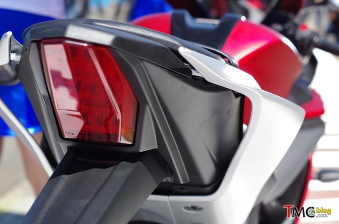 Chi tiet Yamaha YZF-R15 2017 moi ra mat hinh anh 9