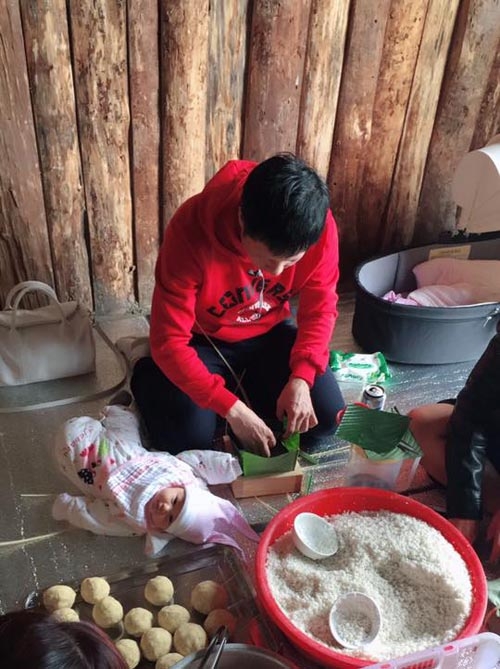dai-gia-duc-an-vua-trong-con-vua-goi-banh-chung-2