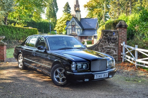 Ngạc nhiên với xe siêu sang Bentley giá chỉ 800 triệu đồng - 1