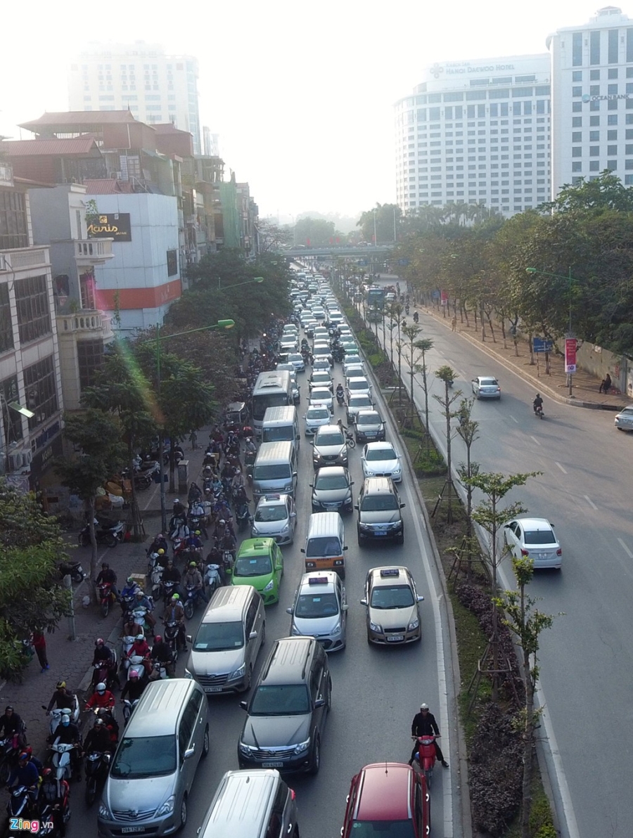Oto tran ra duong, Ha Noi un tac nghiem trong hinh anh 5