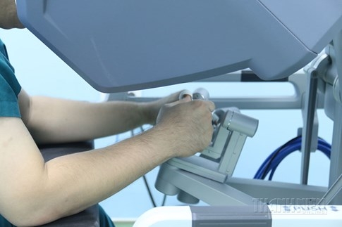 Khám phá ca mổ bằng robot tại Bệnh viện Bình dân TP.HCM - ảnh 10