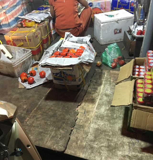 Hồng Trung Quốc to và đẹp mã nhưng khó bán