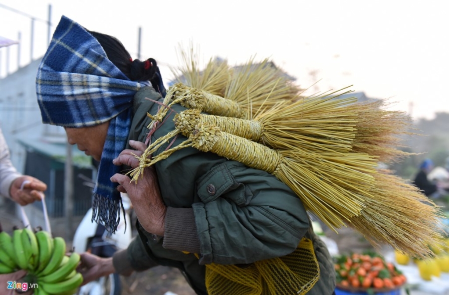 Phien cho Tet dam net que o ngoai thanh Ha Noi hinh anh 10