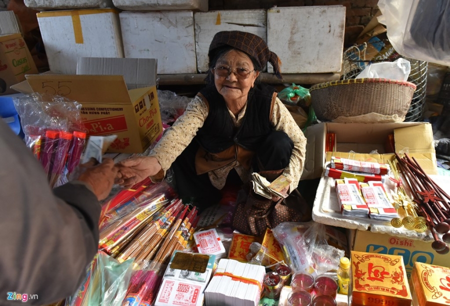 Phien cho Tet dam net que o ngoai thanh Ha Noi hinh anh 12