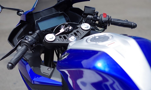 chi-tiet-yamaha-r15-2017-2