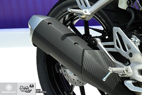 chi-tiet-yamaha-r15-2017-10
