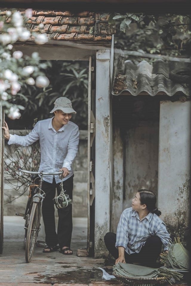 Bo anh 'Me oi! Tet nay con se ve' cua chang trai ngheo hinh anh 5