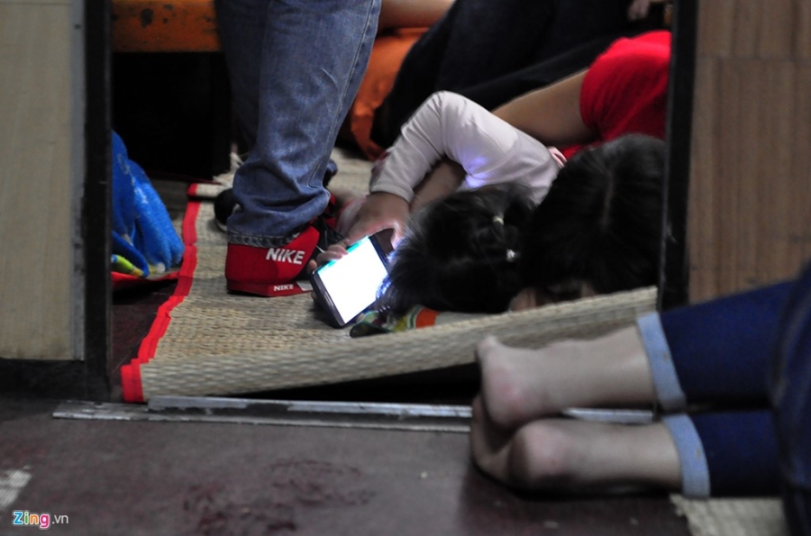 Noi niem nguoi xa xu tren chuyen tau Tet xuyen Viet hinh anh 5